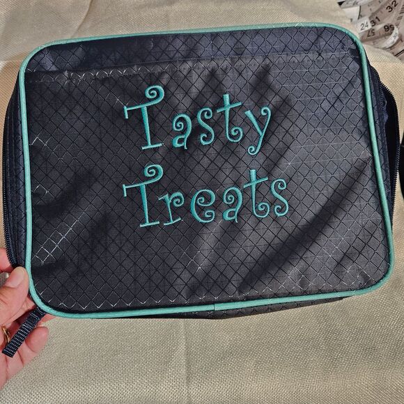 Thirty-One Quilted Insulated Lunch Box Bag with Turquoise‎ Trim and Monogram - Picture 1 of 5